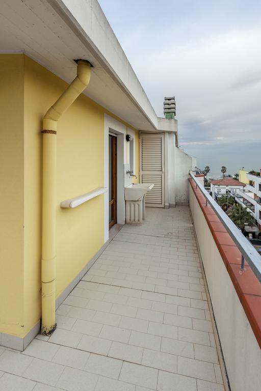 Palazzo Giallo ألبا أدرياتيكا المظهر الخارجي الصورة